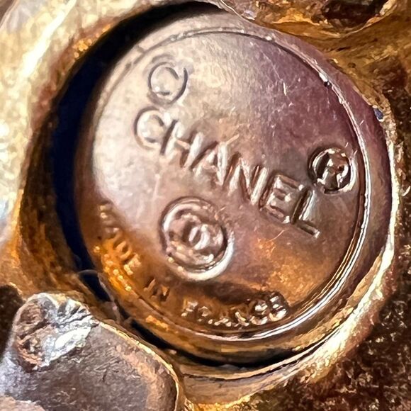 CHANEL Vintage Gripoix Earrings Clip On’s - Picture 4 of 5